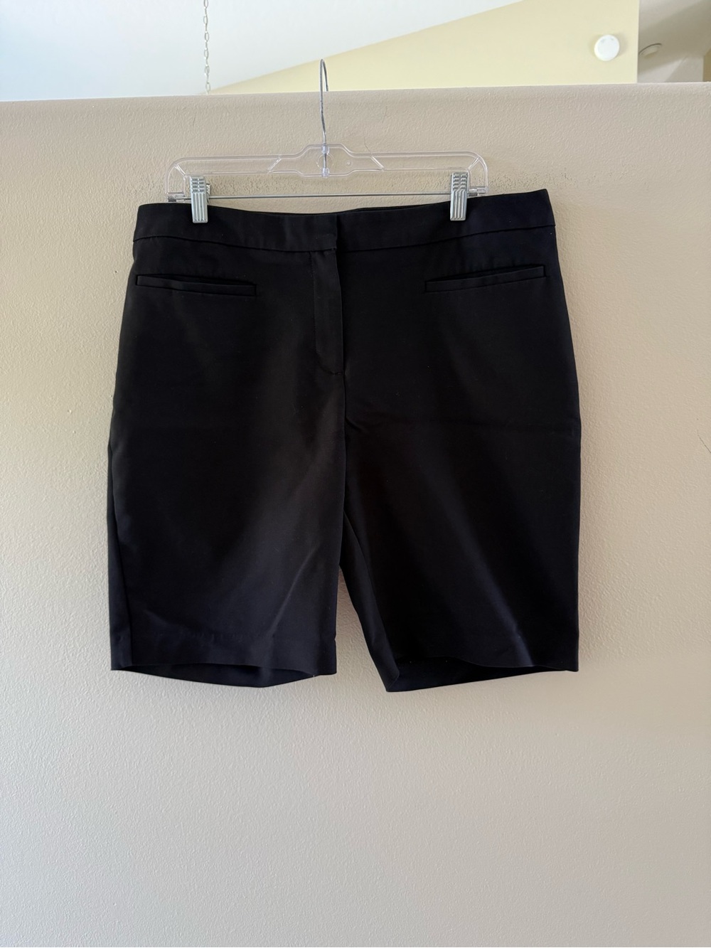 Chico's Black Classic Bermuda Shorts Size 2 US Large Inseam 9.5”